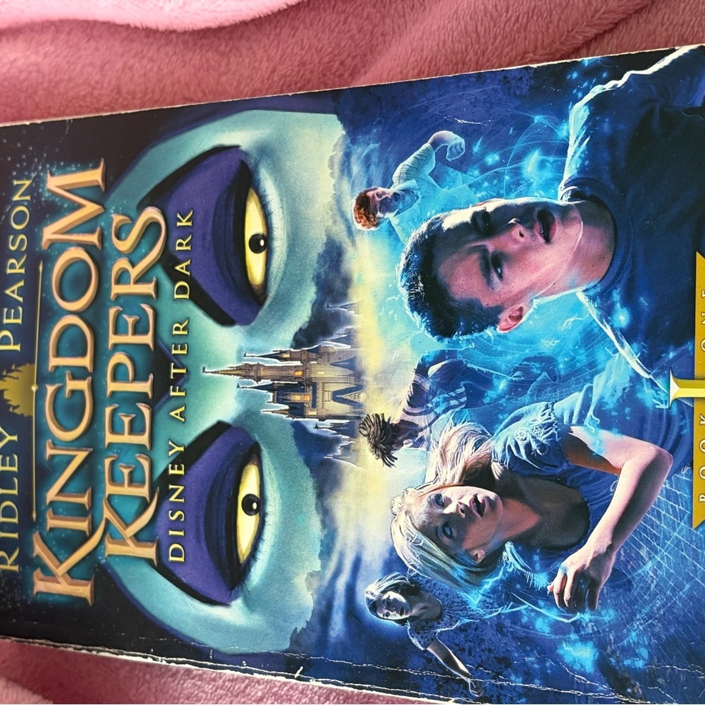 Kingdom keepers Disney novel
